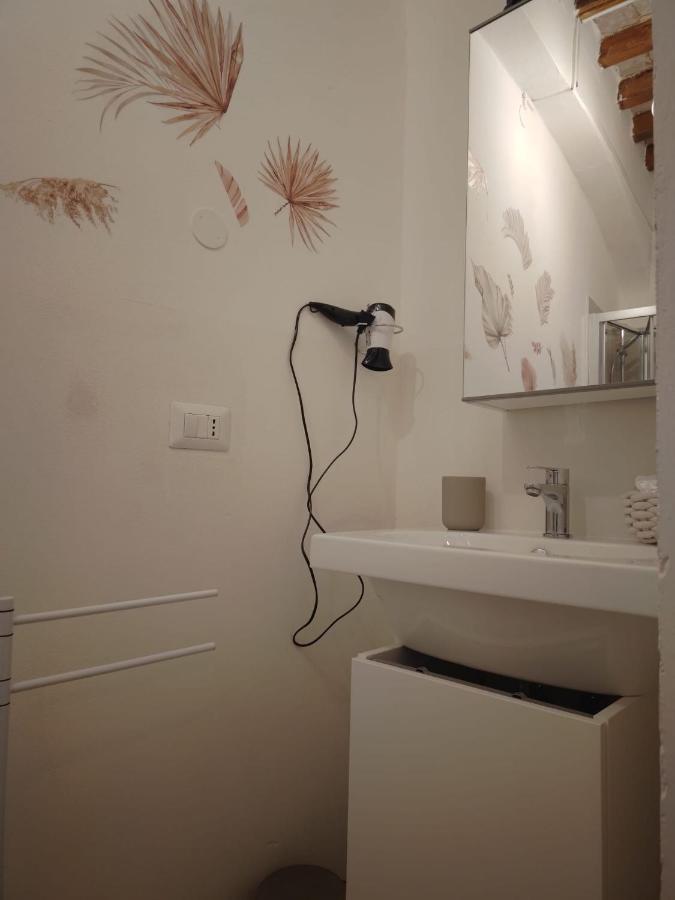 Guazzo Apartment - Self Check-In Parma Eksteriør billede